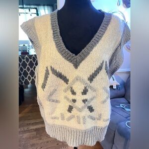 Vintage 1960's 1970's Beldoch Popper woman’s sweater vest.